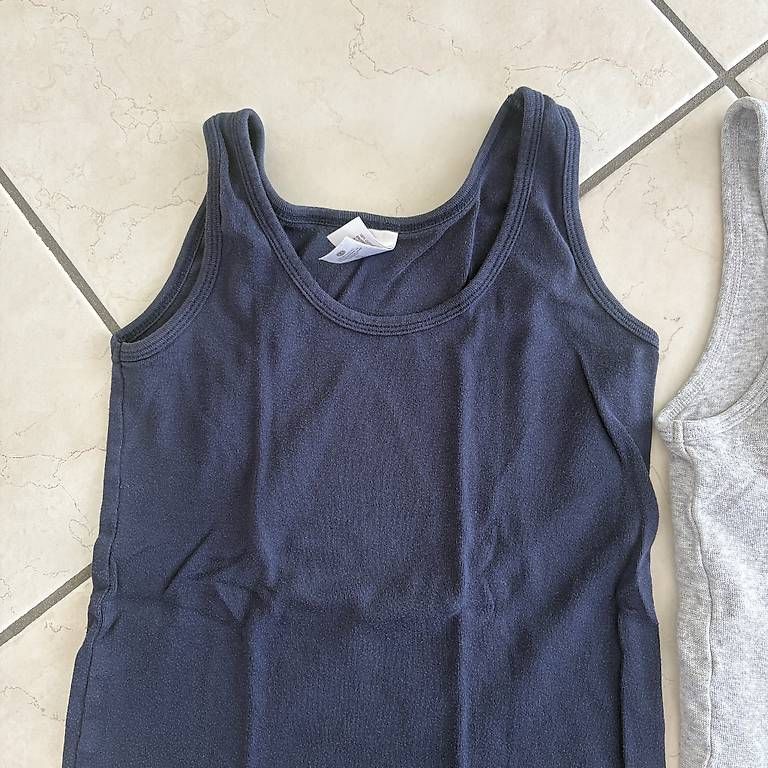 Camicie, T-shirt & Polo: 2 Trägershirt grösse 134/140 – Usato da Zimmerwald venduto da wuff81 1