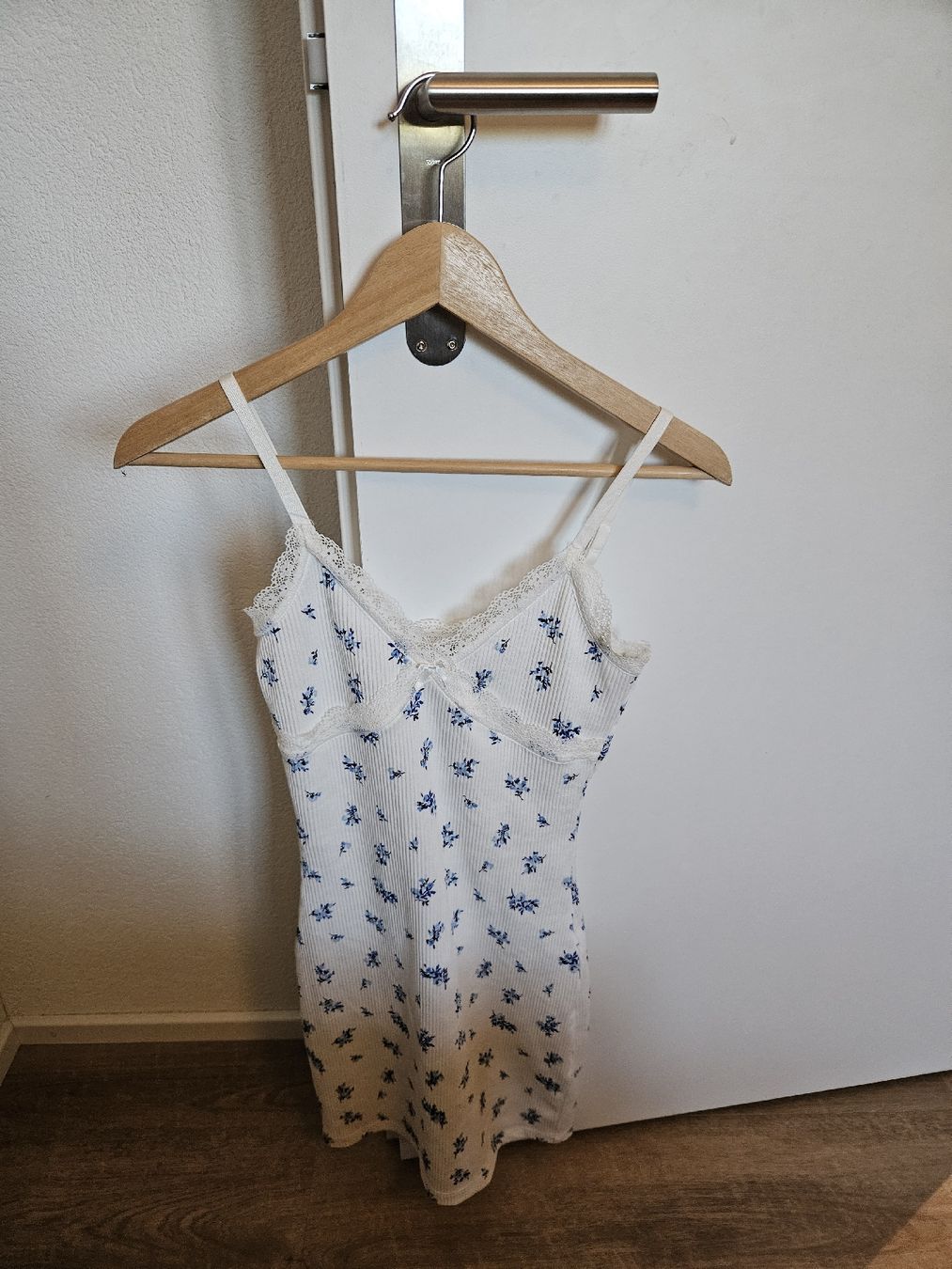 Kleider: Sommerkleid Blumenmuster Gr. XS – Gebraucht aus Näfels von fab_jvg6