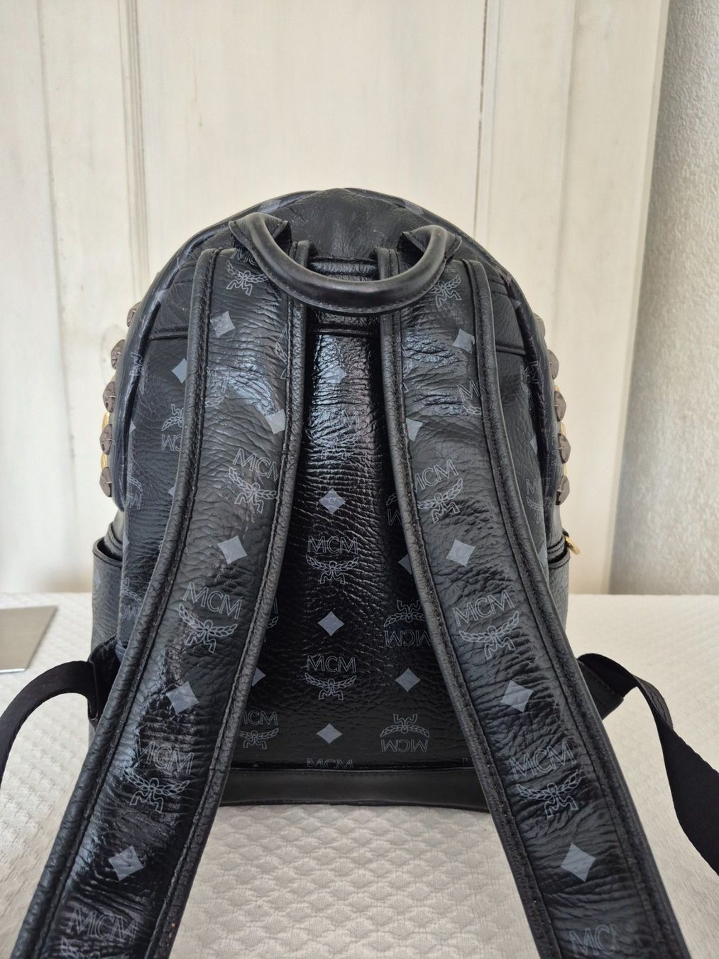 Mcm Zaini: MCM Rucksack mit Nieten – Usato da Dottikon venduto da Pega7 4