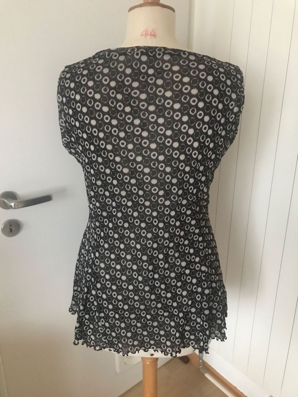 T-shirt: Zeitlos bei Luana Gr. 2 – Usato da Niederurnen venduto da Guste 1
