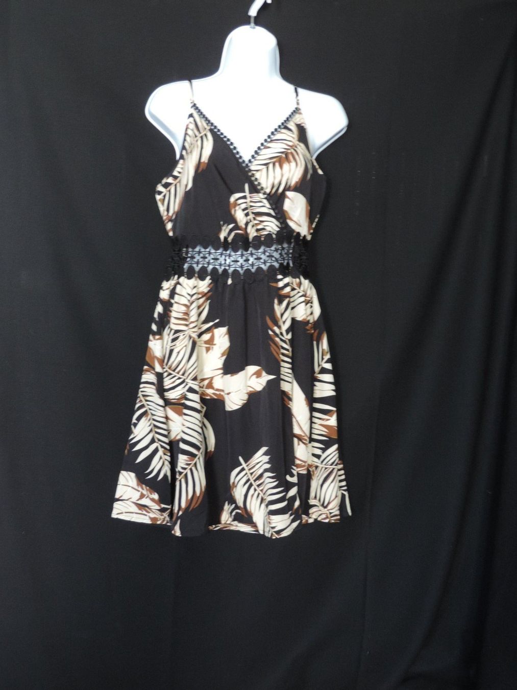 Kleider: jolie robe à fleur brun et noir – Gebraucht aus Genève von Axelle333 4