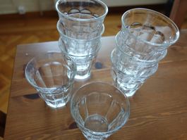 8 Gläser / Trinkgläser