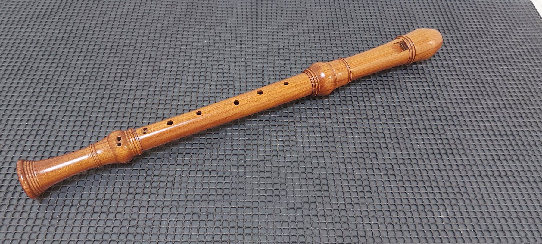Strumenti musicali: FEHR Tenor, Modell III, 3-teilig, Birnbaum – Usato da Glattbrugg venduto da Swissmusik