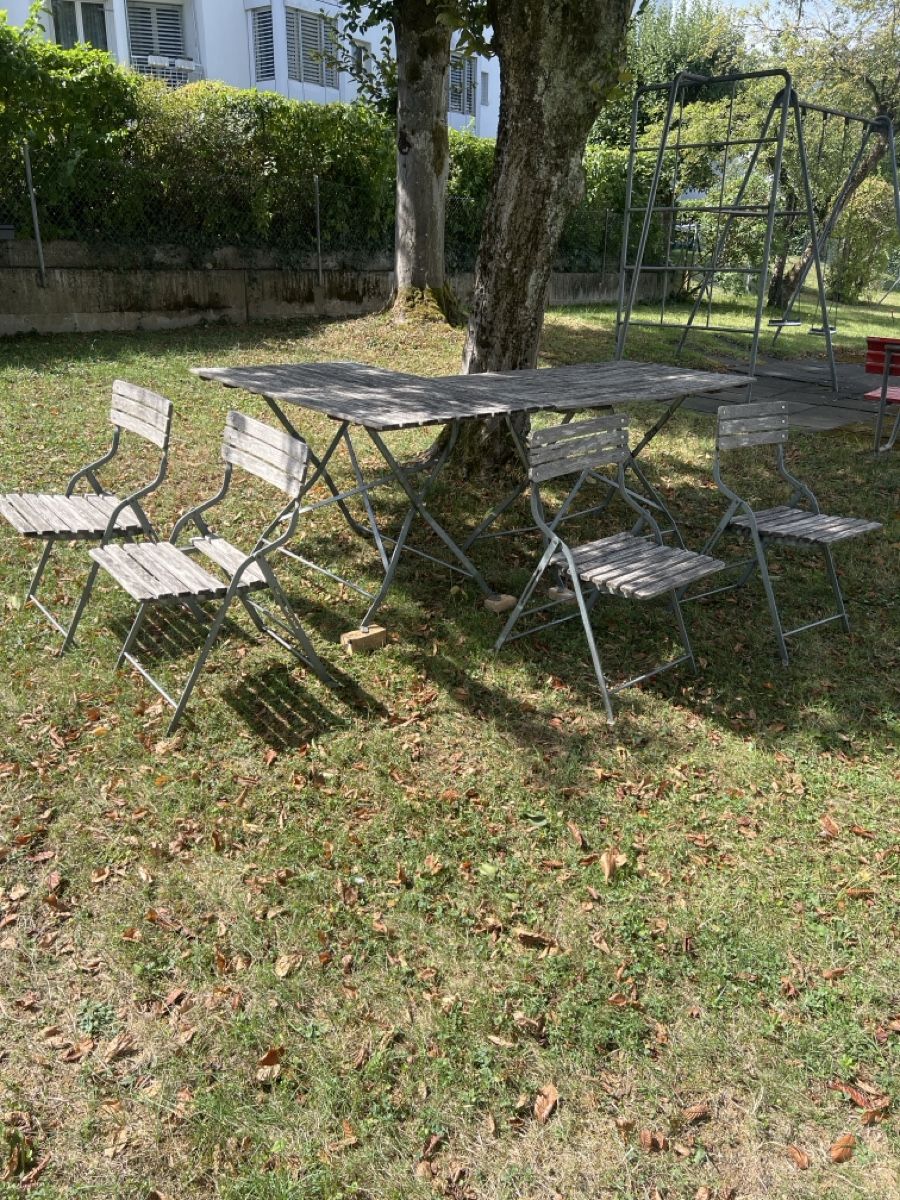 Set di tavolo e panche: Garten Tische mit Stühlen – Usato da Zürich venduto da Pan-Europ 2