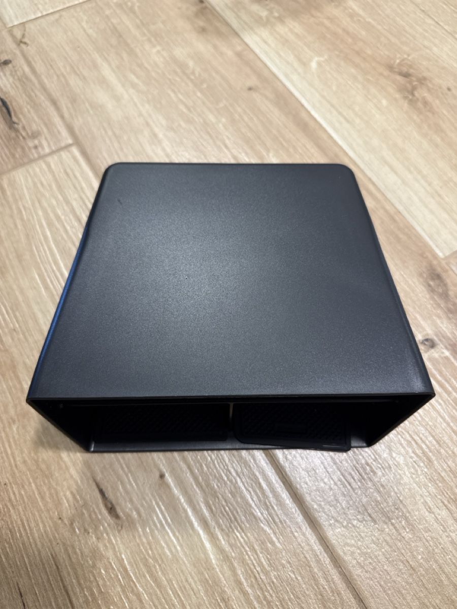 Audi Tutti pezzi di ricambio auto: Audi Q4 (2022-2026) center console insert – Usato da Euthal venduto da patrikmikolaj