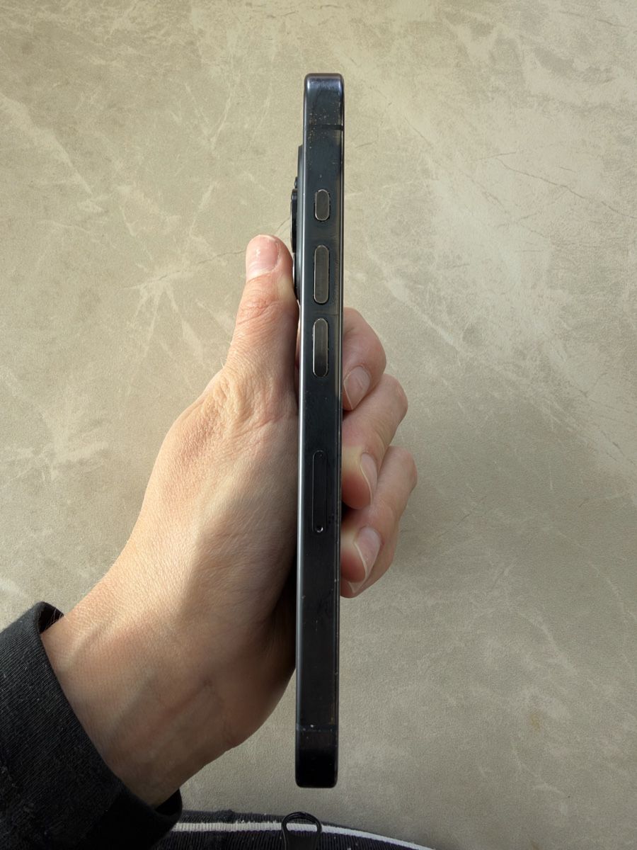 Apple Telefoni cellulari / Smartphones: IPhone 15pro 128GB – Usato da Fehraltorf venduto da california97 2