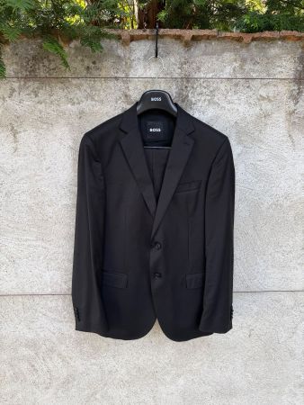 Herren Anzug Boss schwarz, neuwertig (NP CHF 680)