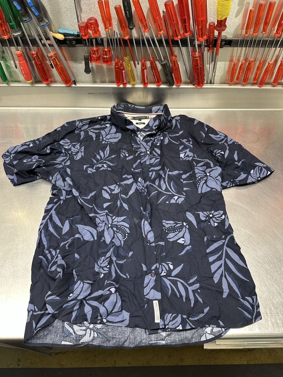 Tommy Hilfiger Camicie: Herren Kurzarmhemd Tommy Hilfiger – Usato da Schwende venduto da weesli