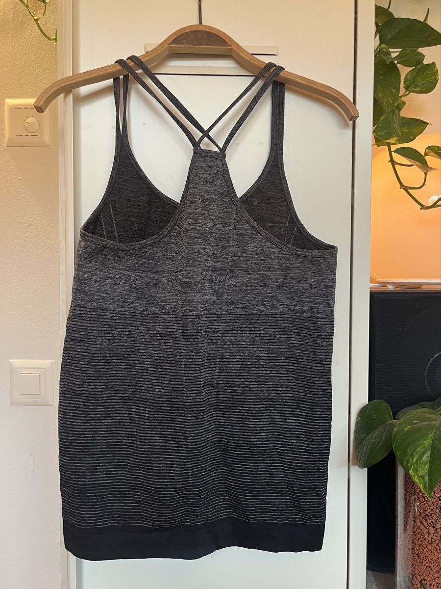 Top: Running Sport Top – Usato da Samedan venduto da K7kgh 1