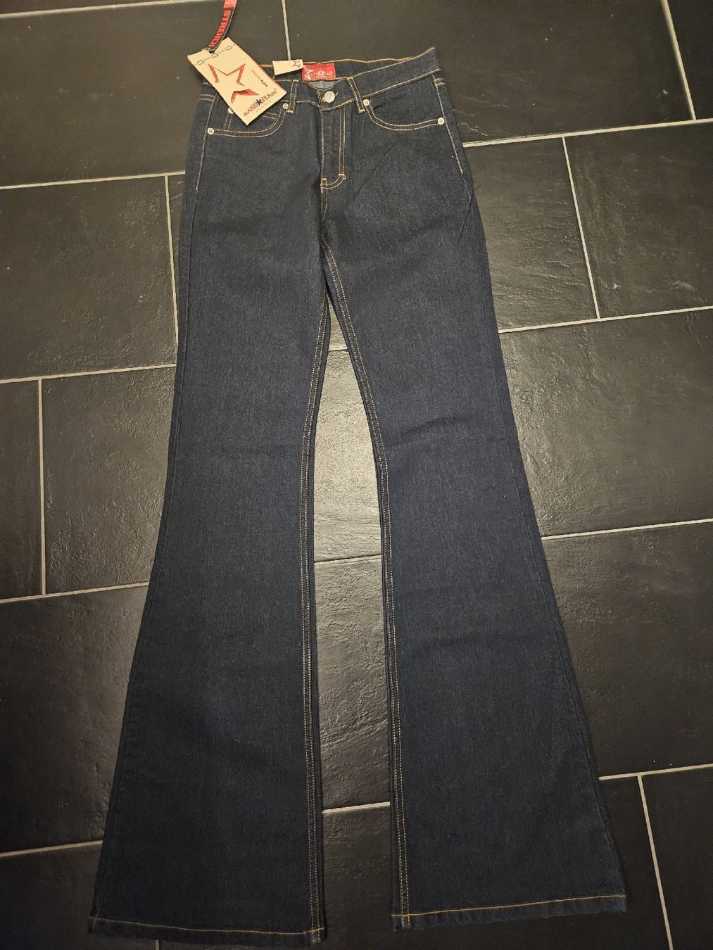G-Star Jeans: G-Star Jeans – Nuovo (secondo la descrizione) da Obfelden venduto da IDA_secondhand
