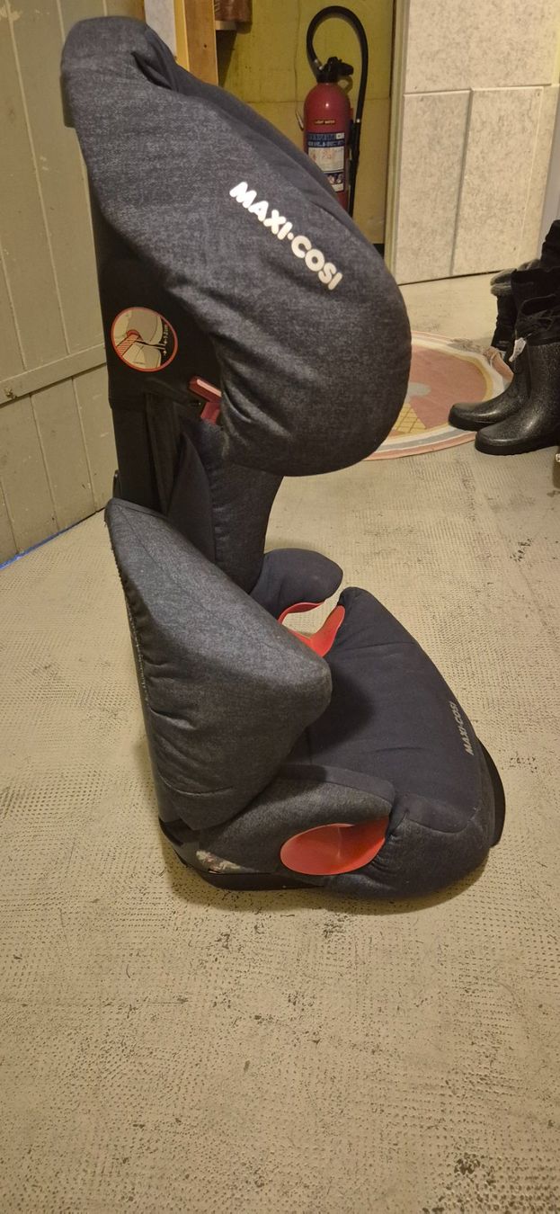 Maxi-Cosi Seggiolini per auto: Siège auto Maxi-Cosi gris bon état – Usato da Lausanne venduto da PEX_Import 2