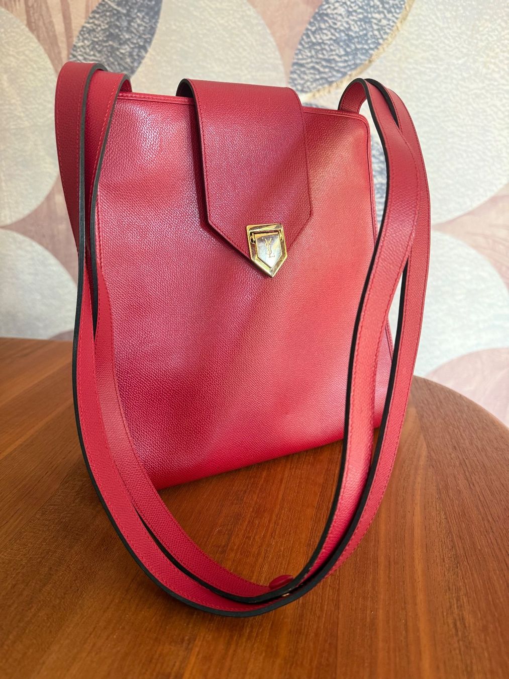 Saint Laurent Borse da donna: Wunderschöner Statement-Bag von Yves Saint Laurent – Usato da Russikon venduto da izumi2010