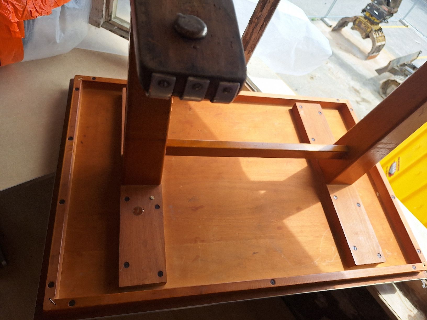 Tables: 5 massive Tische , Schweizer Produkt – D'occasion à Thun par Panter1966 2