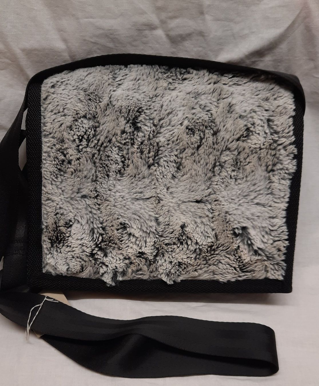 Borse da donna: Mit Kunstfell überzogen- Blachenhandtasche neu – Nuovo (secondo la descrizione) da Spreitenbach venduto da Margot-09