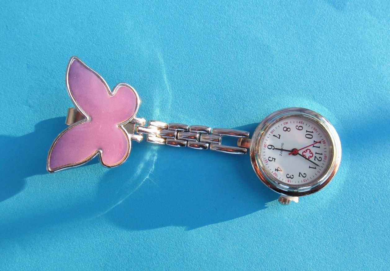 Orologi: Uhr Hänger silbrig medico mit Klipps – Nuovo e nell'imballaggio originale da St. Margarethen TG venduto da ursk10