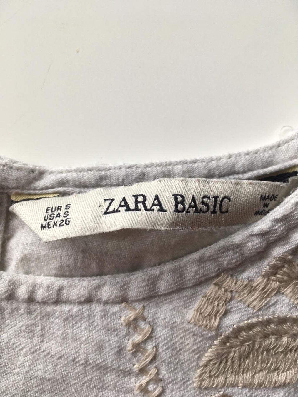 Zara Blusen: Blouse Zara Basic beige brodée - 98% coton - S – Gebraucht aus Troinex von Irisglo 3
