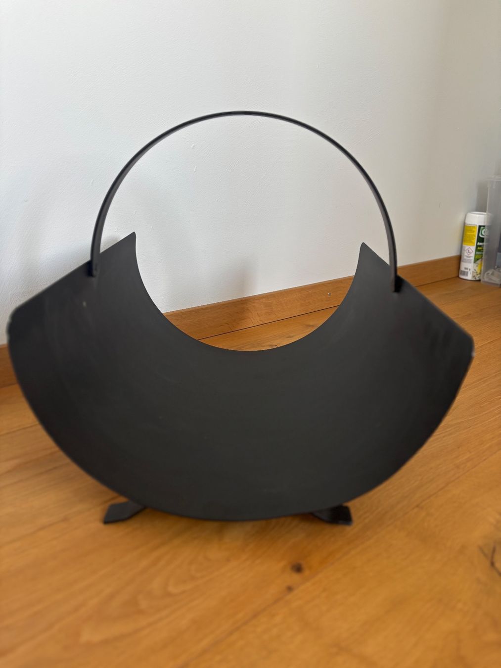 Holzkorb Aus Metall – Schwarz Beschichtet, Höhe 60 Cm, Kaminzubehör Von Lienbacher