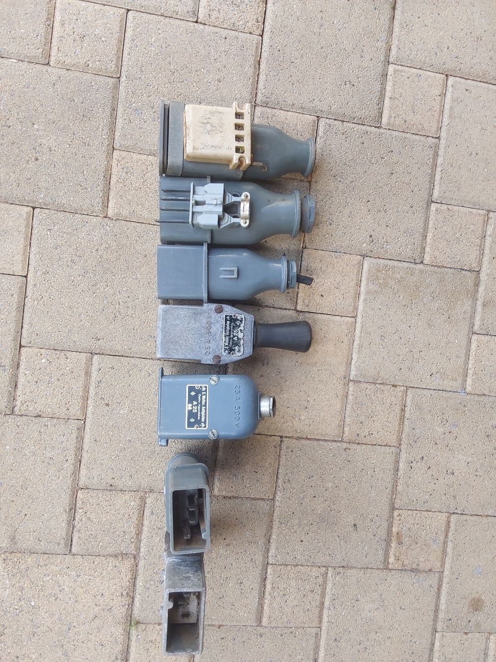 Stecker: Stecker J40 – Defekt aus Stetten SH von Papyrus5 1