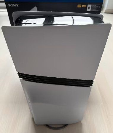 Sony Console: PlayStation 5 Pro - 2 TB Speicherplatz, Disc, 2 Controller – Usato da Basel venduto da Ch2005 4