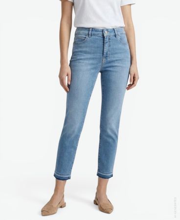 Marc Cain sehr schöne 7/8 Jeans in hellem Blau - Must-have ☀