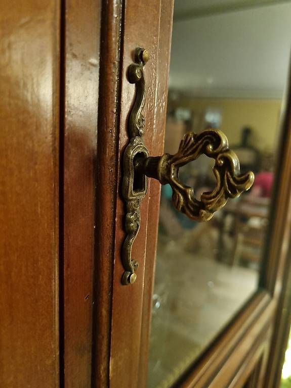 Armadi: Eleganter Schrank, Vintage – Usato da Rombach venduto da MonaLisaNZ 2