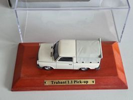 Trabant 1.1 Pick-up Modellauto mit Sockel + Verpackung