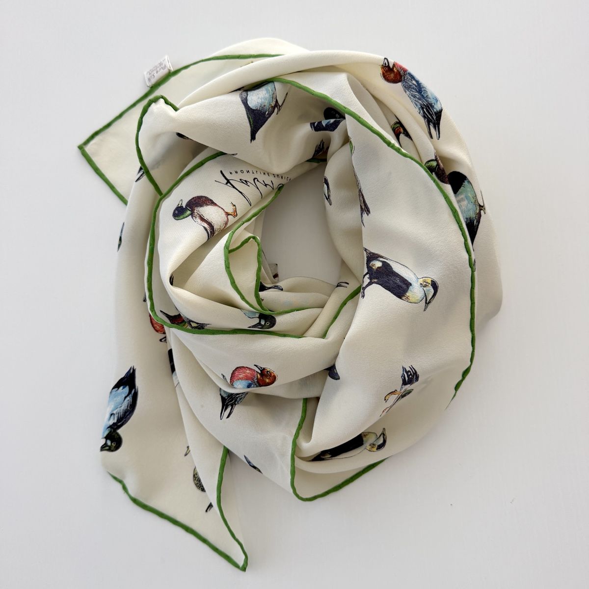 Fabric Frontline Foulards, Tücher & Schals: FABRIC FRONTLINE Silk Scarf – Neu (gemäss Beschreibung) aus Emmen von Avviivva_Com2023 4