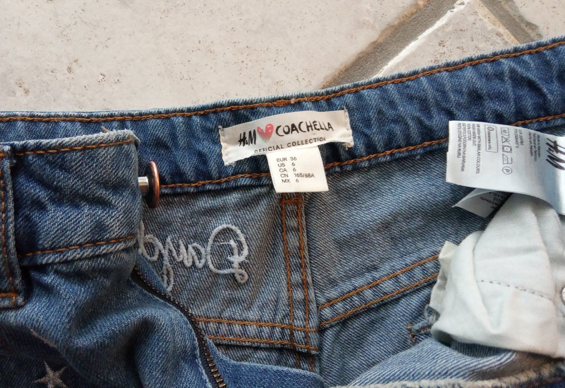 Jeans: Kurze Damenjeans COACHELLA – Usato da Chur venduto da Rodanisa 1