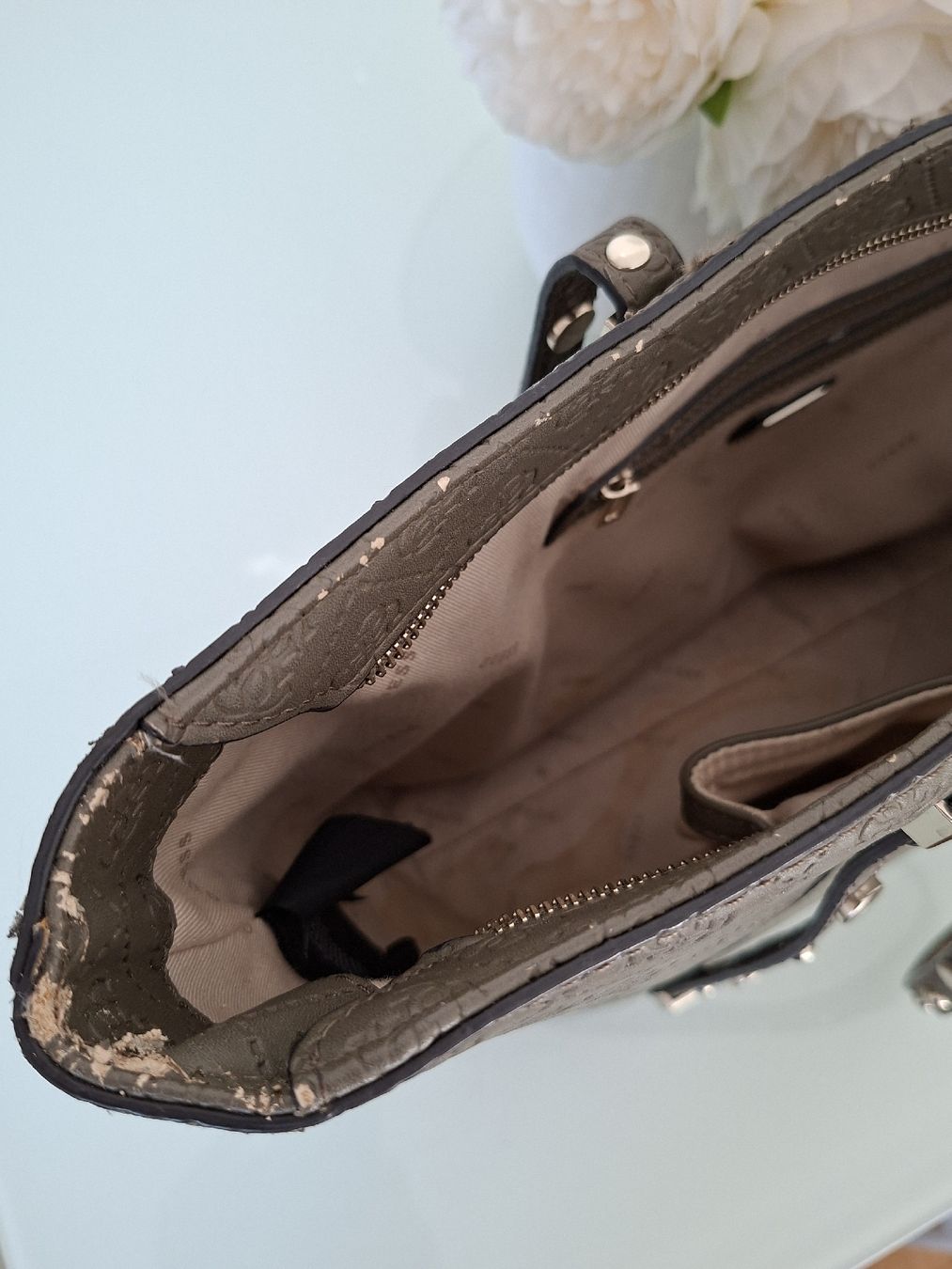 Guess Taschen für Damen: Sac à main Guess kaki à motif - – Gebraucht aus Renens VD von ser_j2fn 5