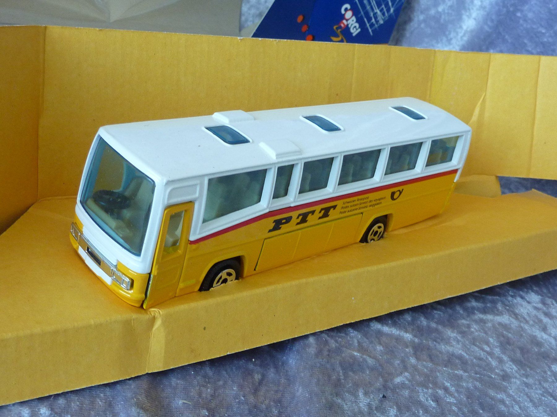 Corgi Toys Modellini d'auto: Volvo PTT Reisebus – Nuovo (secondo la descrizione) da Dürrenäsch venduto da modellautos4you 1