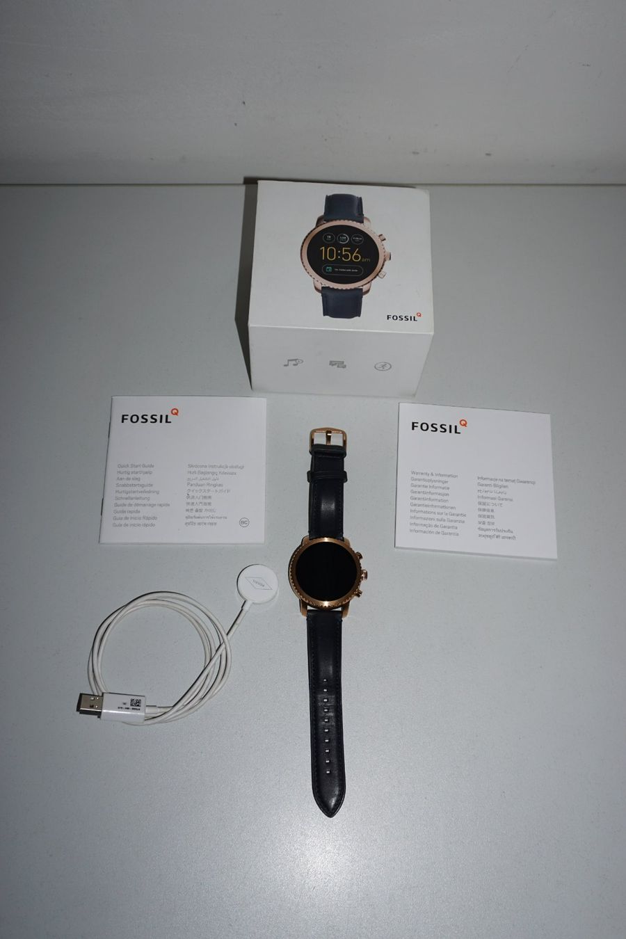 Fossil Smartwatch: Fossil Q Explorist  Smartwatch 44mm - Top – Gebraucht aus Basel von David25