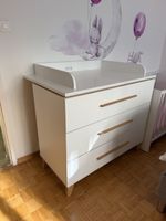 Kommode mit Babybett