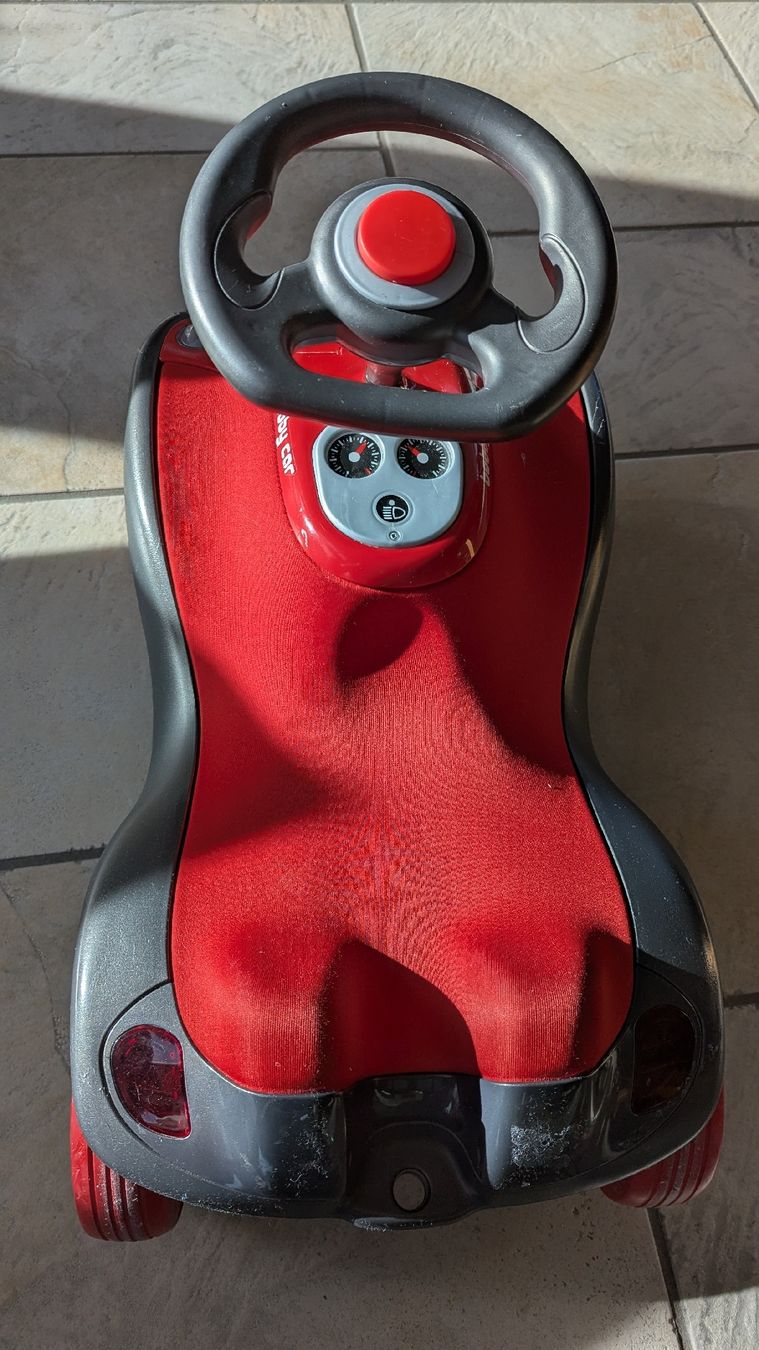 Big Fahrzeuge für Kinder: Rotes Bobby Car mit Flüsterrädern – Gebraucht aus Reigoldswil von vio_bz68 1