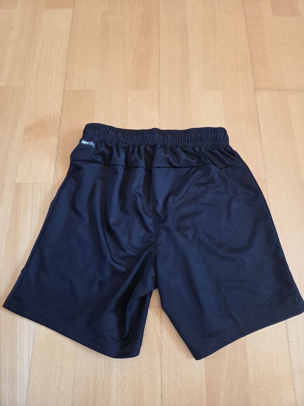 Puma Pantaloni: kurze Sporthose PUMA Grösse 128 – Usato da St. Gallen venduto da Rotezorraa 1