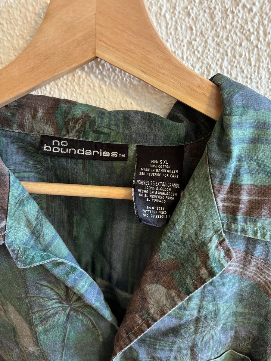 Camicie: NO BOUNDARIES, HAWAIIAN SHIRT – Usato da Küttigen venduto da noa_78fr 2