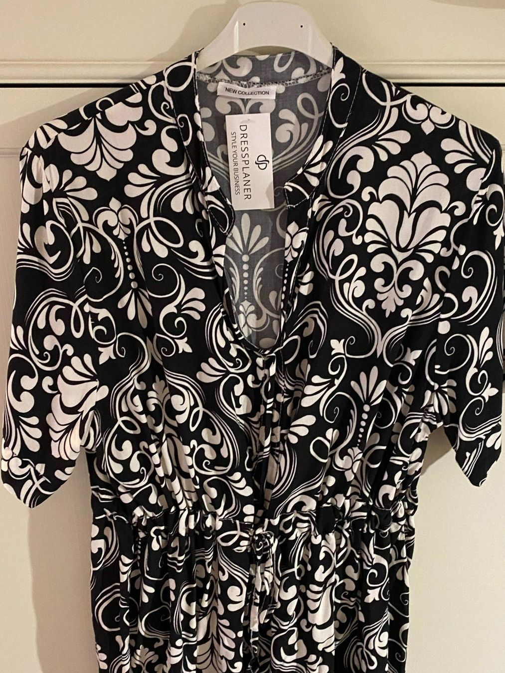Tute: JUMPSUIT SCHWARZ-WEISS DAMEN – Nuovo e nell'imballaggio originale da Meienried venduto da ManuelaBoutique 3