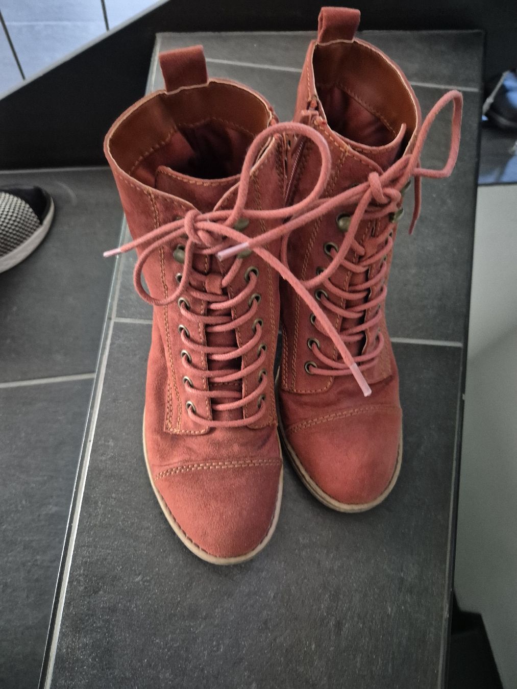 Scarpe da donna: Schuhe 37 – Usato da Würenlingen venduto da kuh33 1