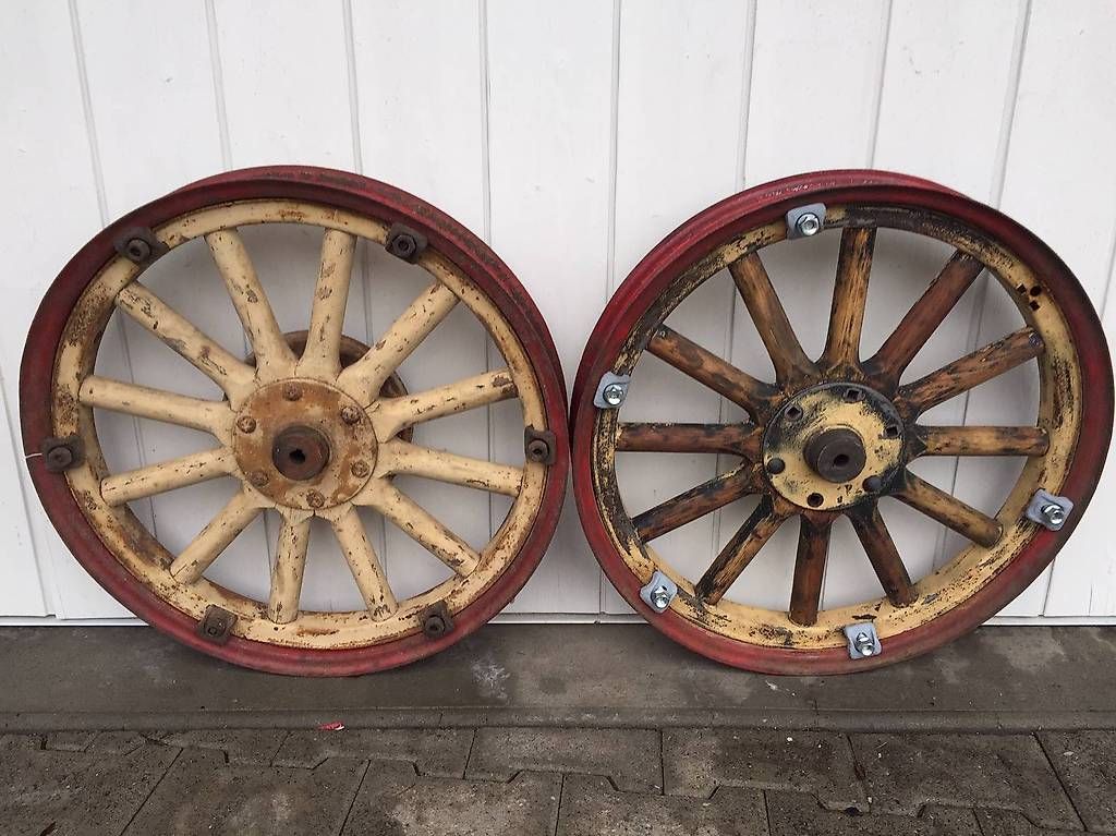 Ford Tutti pezzi di ricambio auto: Ford Model T Räder hinten 1920-1926 – Usato da Thunstetten venduto da BAAP