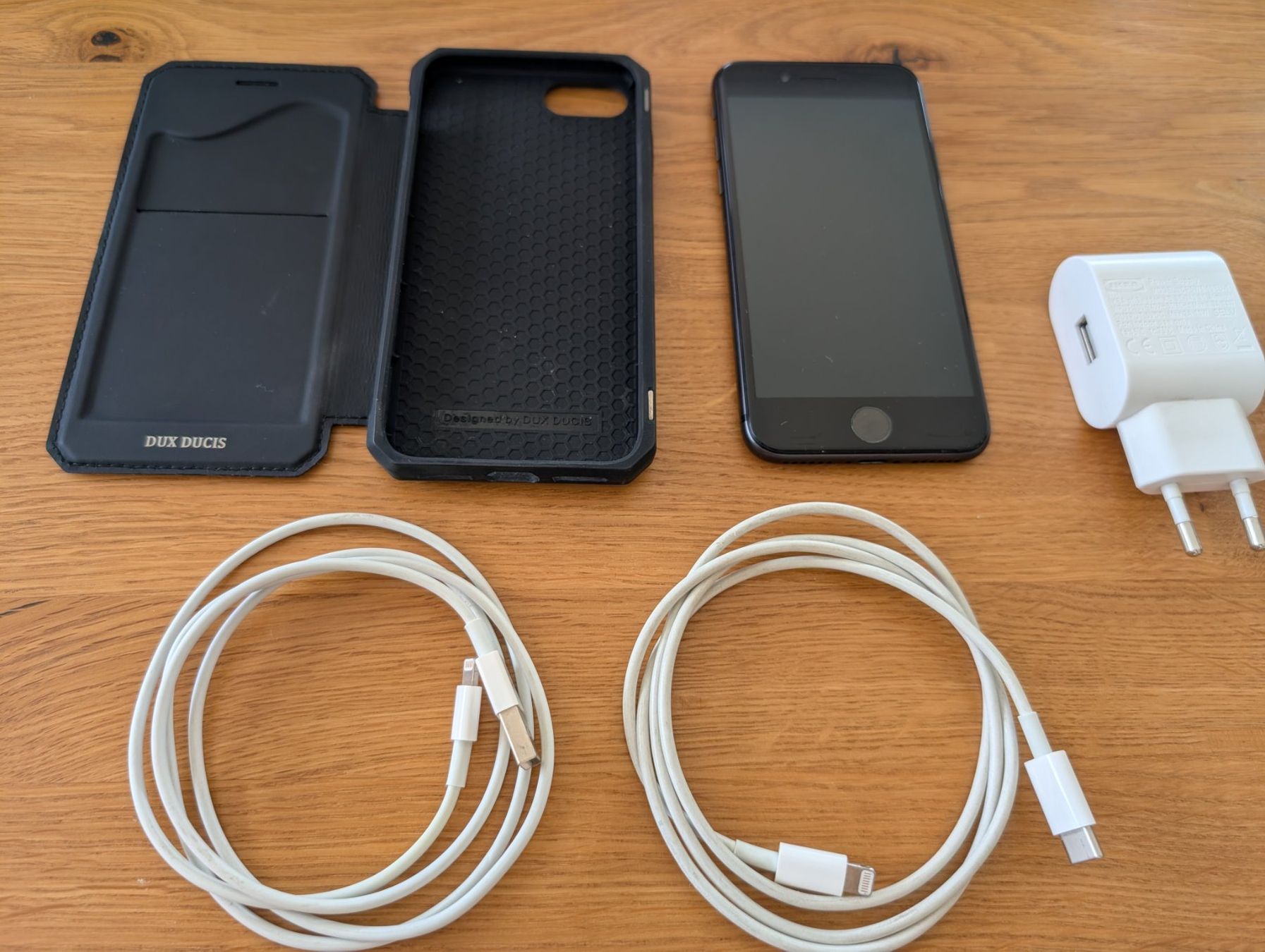 Apple Telefoni cellulari / Smartphones: iPhone 8 schwarz 64GB Space Gray – Usato da Lenzburg venduto da igor.b 2