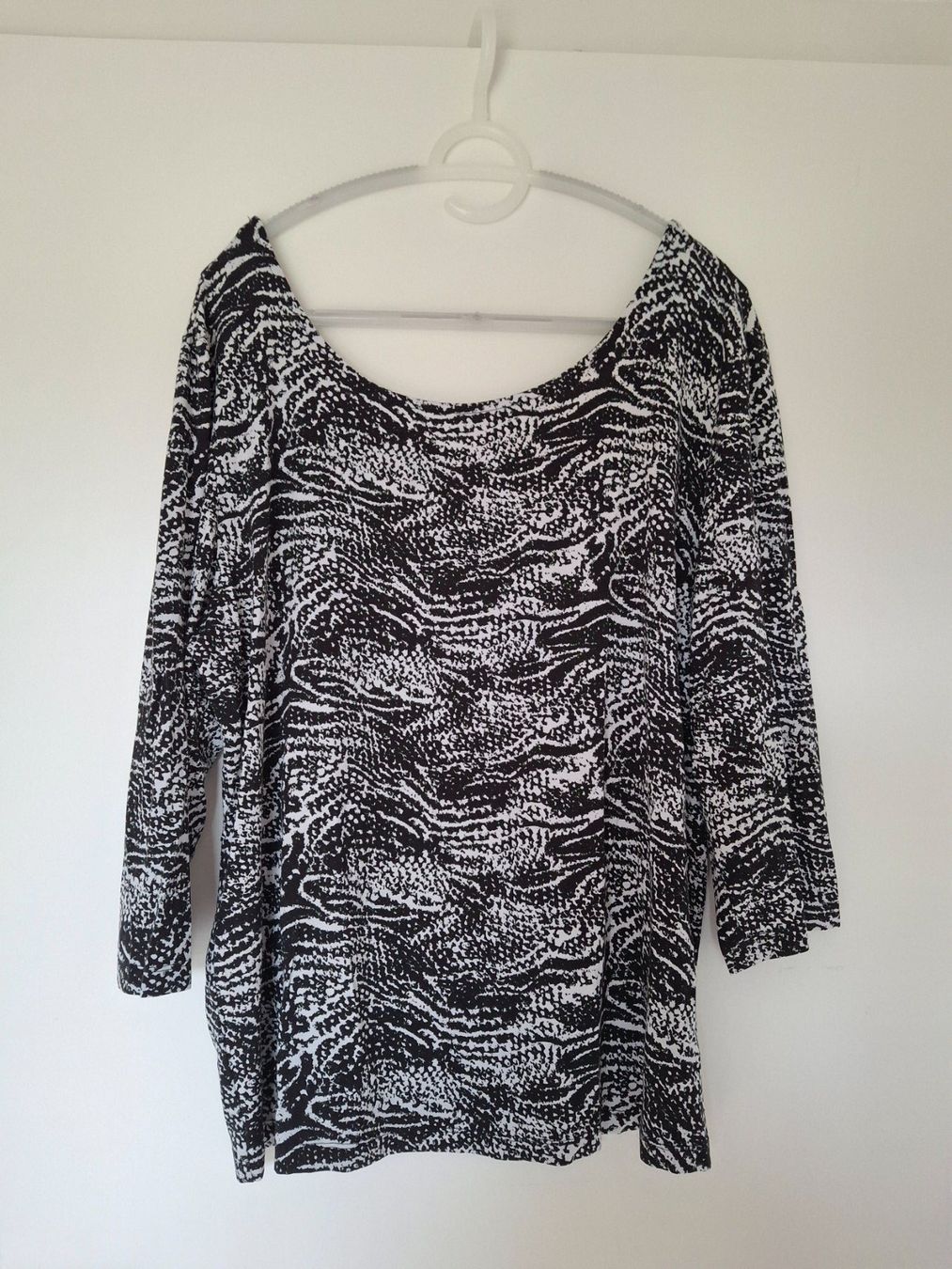 Top: Schwarzes Top mit Animal-Print, Grosse Grössen – Usato da WALTERSWIL SO venduto da thb_ybm8 1