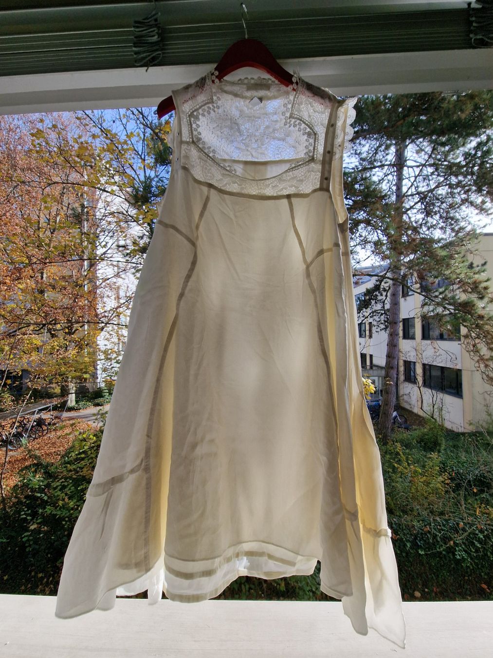 Vestiti: HIGH Kleid aus Seide Gr. 36 – Usato da Basel venduto da chingson