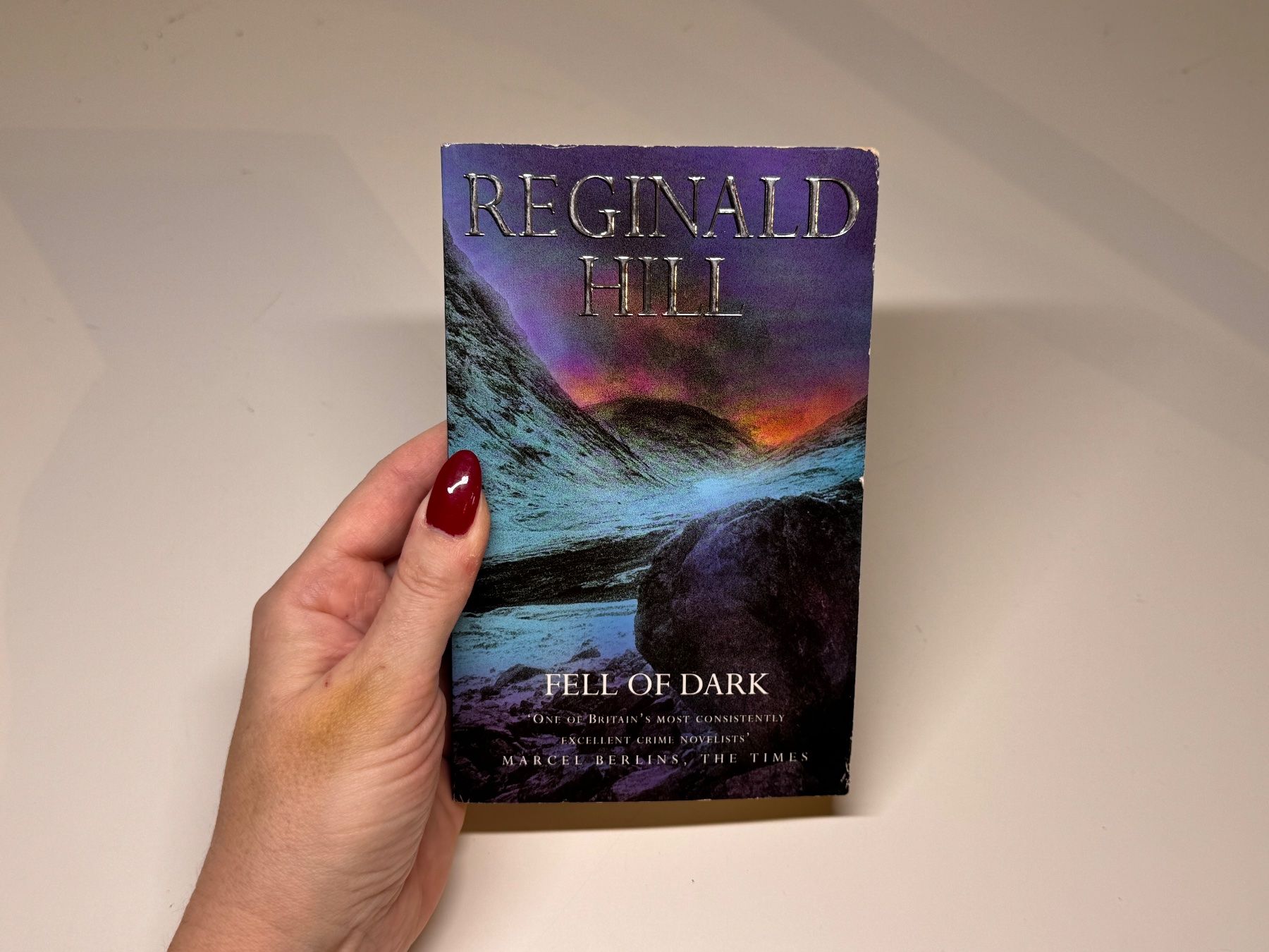 Libri: NOVEL: Reginald Hill, Fell of Dark – Usato da Grosswangen venduto da English_books