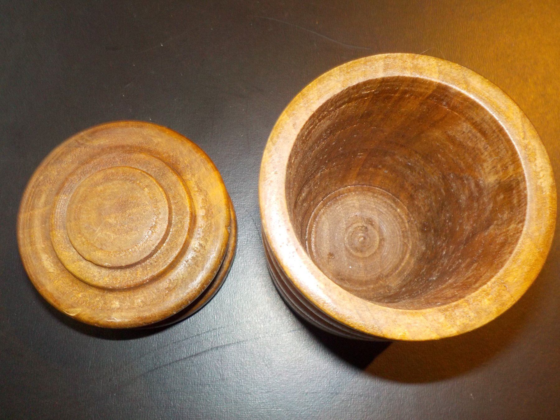 Tutte le decorazioni: antike runde Holzdose (3) – Usato da Muri b. Bern venduto da Ricardodecor 2