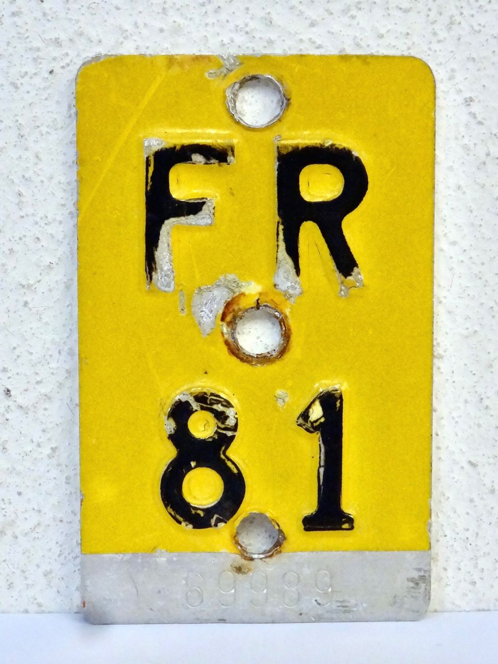 Schilder: FR 81 VELONUMMER - FAHRRADSCHILD – Gebraucht aus Kerzers von zimmergruen