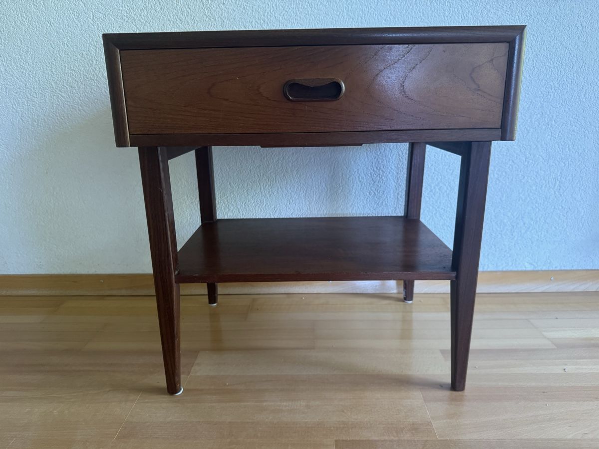 Tables de nuit: Nachttischchen 1960iger – D'occasion à Langnau am Albis par pla_2vk5 1