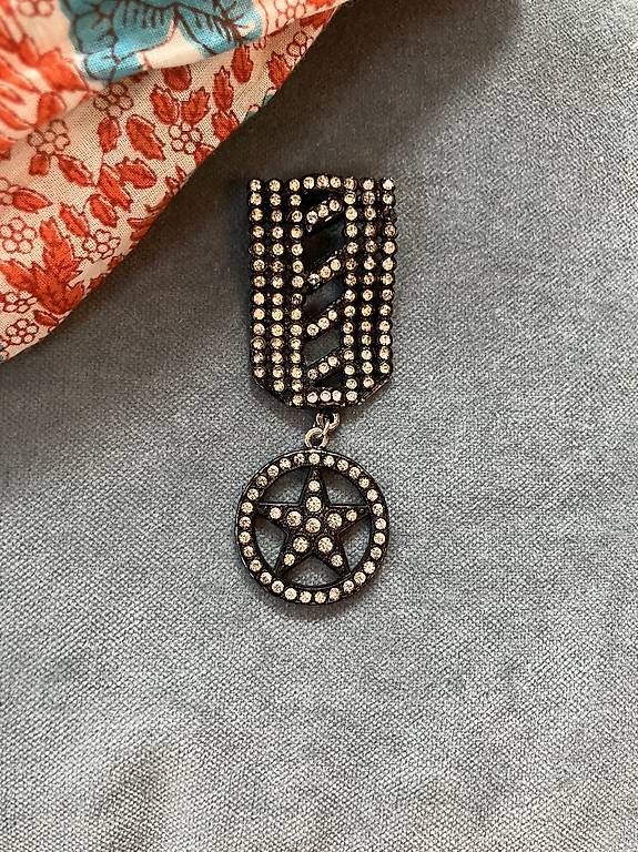 Broschen & Nadeln: Orden mit Strass, Vintage 80er, Brosche – Gebraucht aus St. Gallen von jbr_q7tx