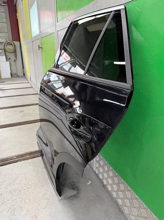 VW Tutti pezzi di ricambio auto: Türe hinten Links T-Roc – Usato da Büren an der Aare venduto da WL.CarrosserieAG 2