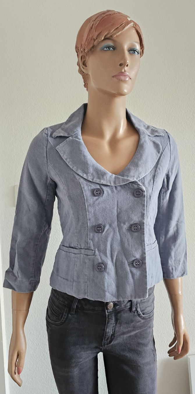 H&M Giacche: Kurzer Leinen Blazer H&M Grau Grösse 36  – Usato da Basel venduto da Allerlei-Basel