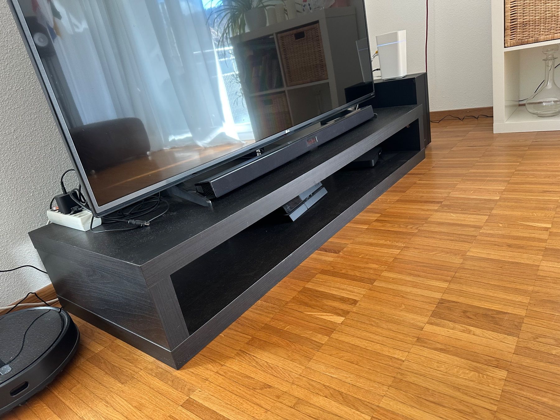 Ikea Mobili TV: Schwarzes TV-Möbel von IKEA – Usato da Zürich venduto da lau_yk97 1