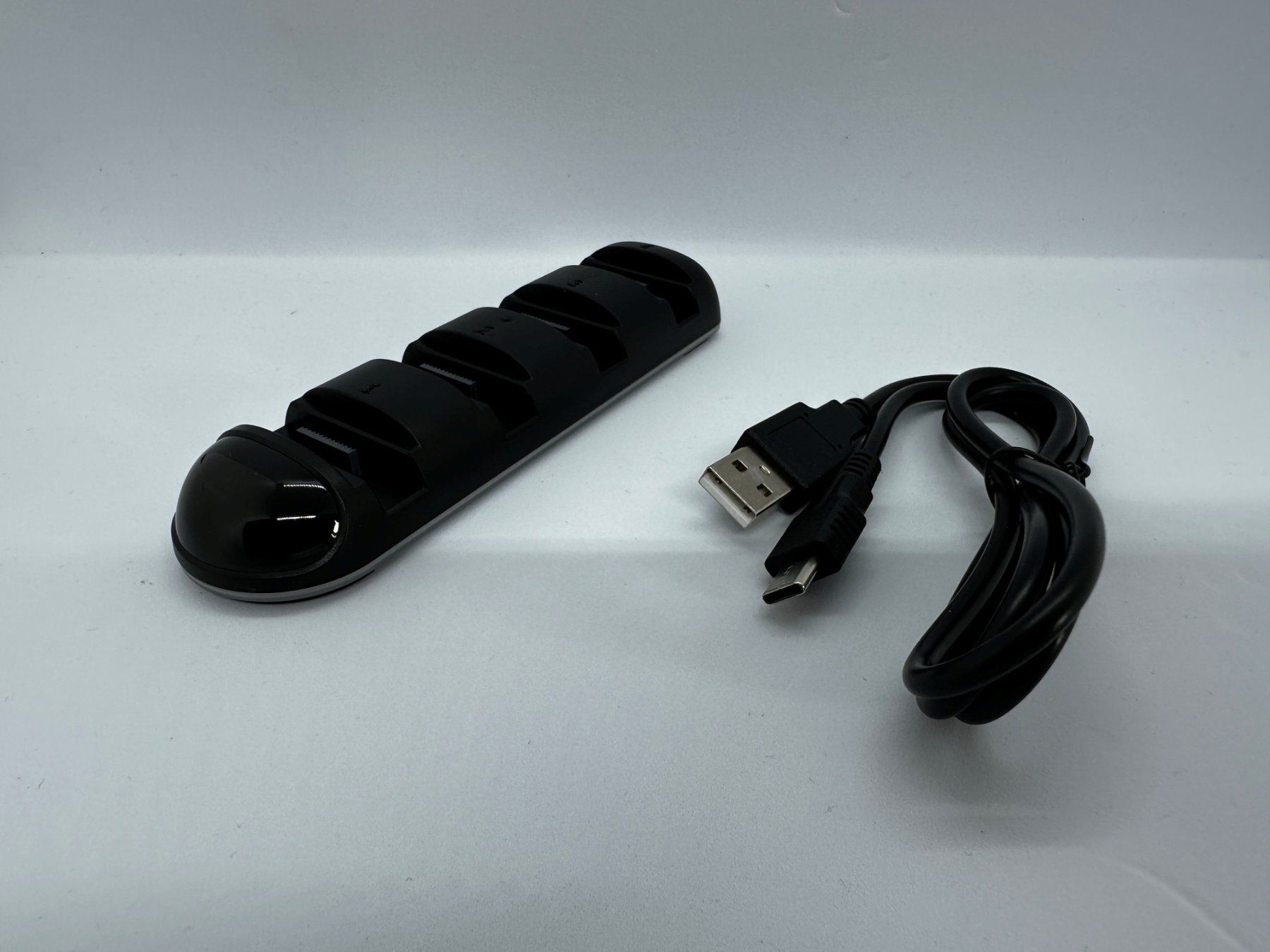 Nintendo Adapter & Kabel: Joy-Con 2 Quad Charging Dock für Nintendo Switch 2 – Neu (gemäss Beschreibung) aus Toffen von Azzi1 4